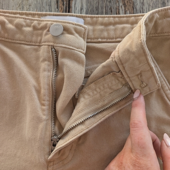 Aritzia TNA Greenwich Khaki Women's 2 - Picture 6 of 11